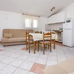 Zvonko Apartment *