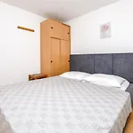 Zvonko Apartment *