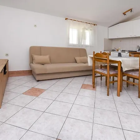 Zvonko Apartment Razanj